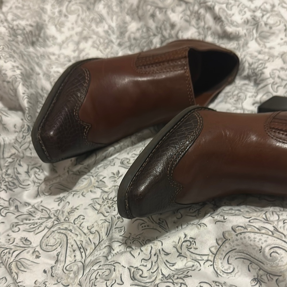 Coldwater Creek Claudia Brown Leather Booties | Slip-On Western Style | Size 6.5 - Picture 5 of 9